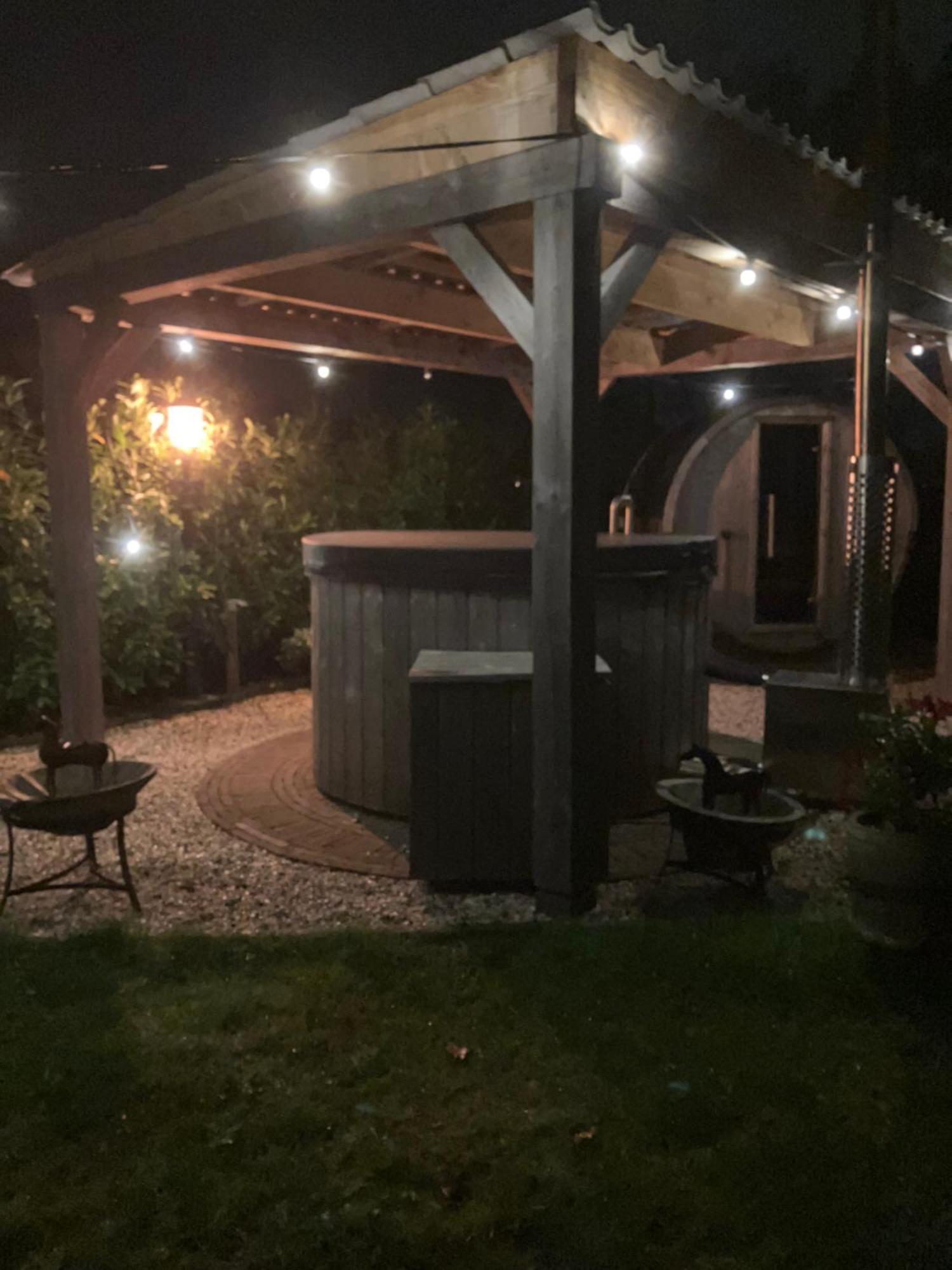 Bed & Breakfast Hoeve Happiness - Ontbijt Inbegrepen - Wellness Aanwezig Voorthuizen Exterior foto