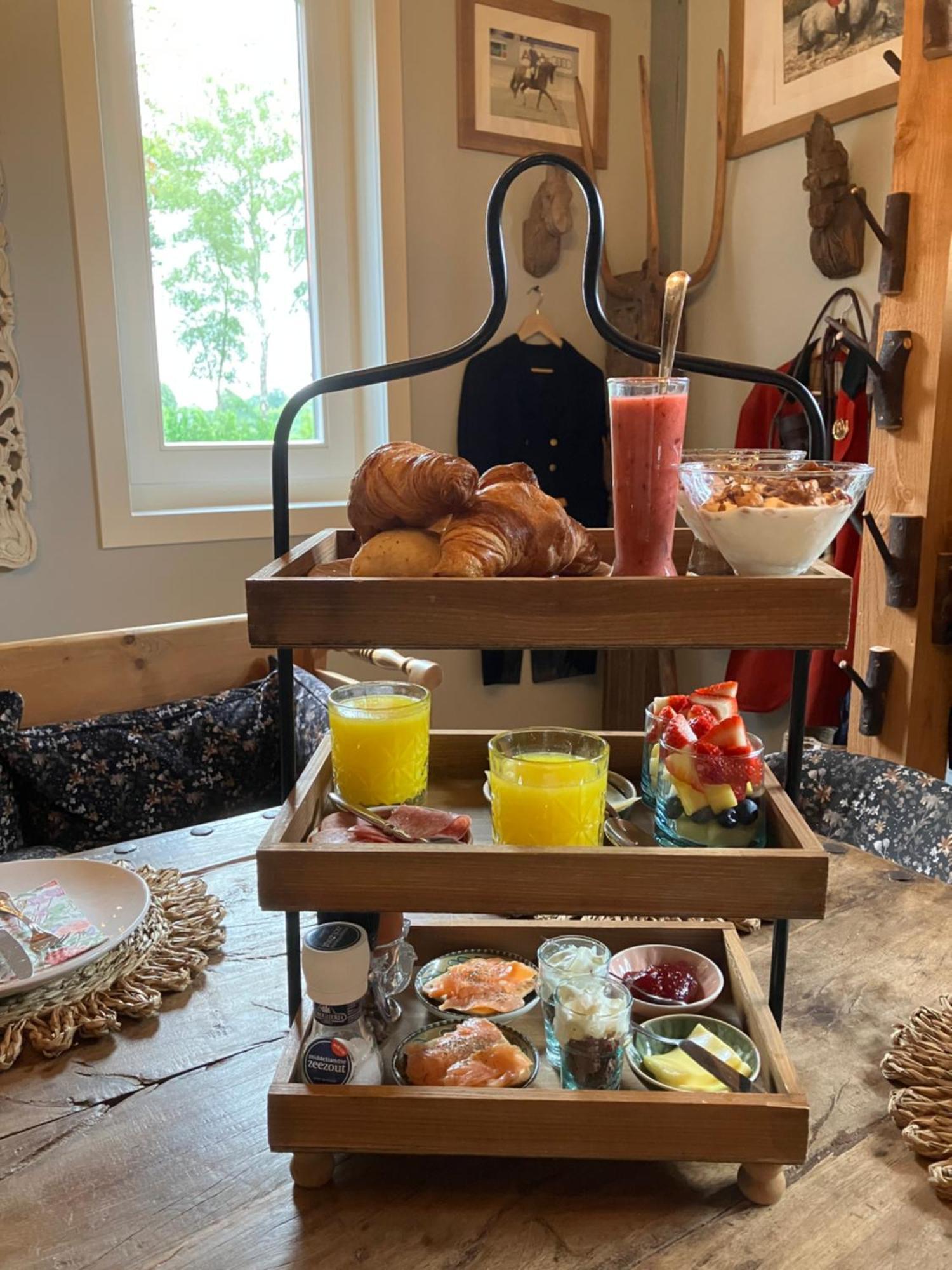 Bed & Breakfast Hoeve Happiness - Ontbijt Inbegrepen - Wellness Aanwezig Voorthuizen Exterior foto